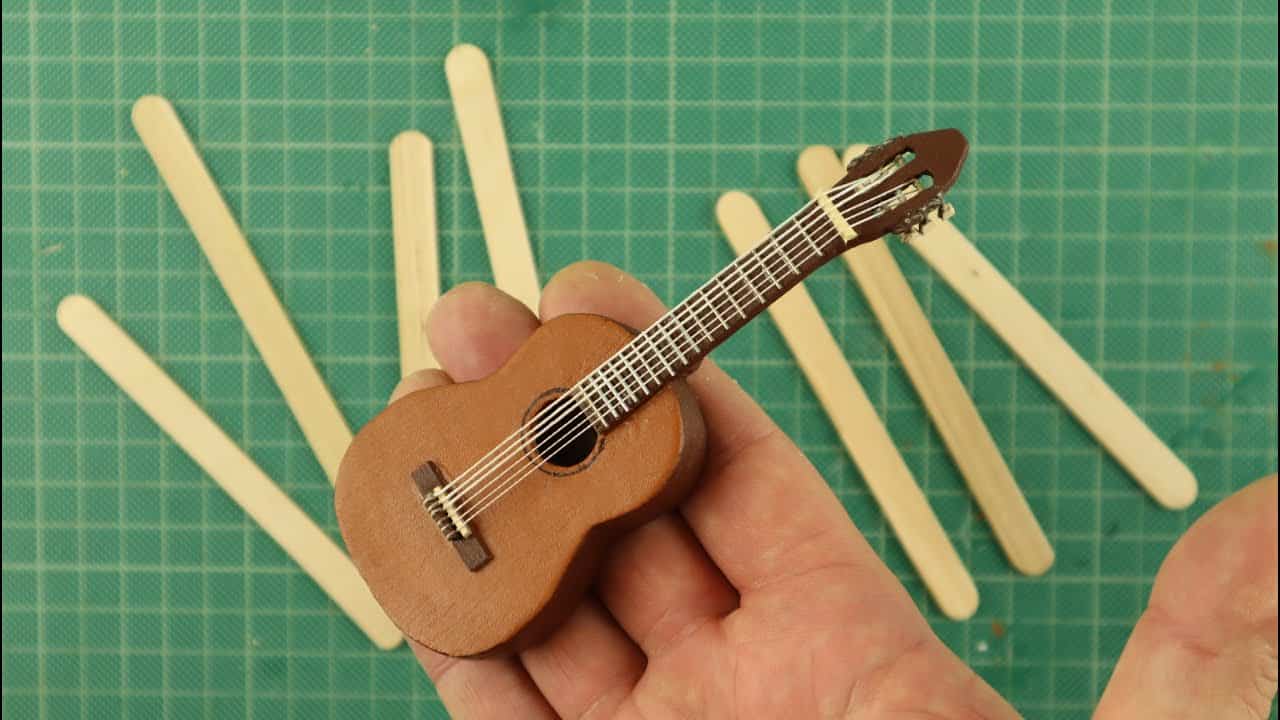 Mini Guitar